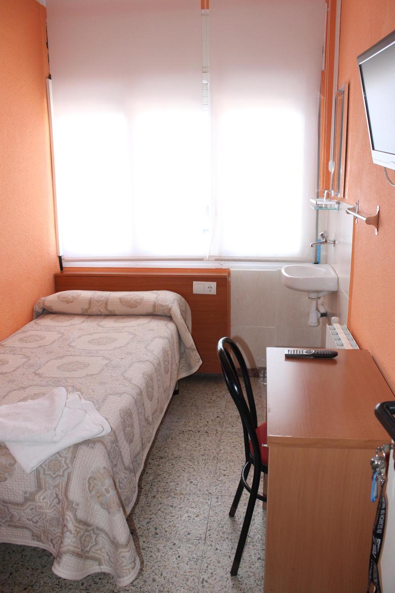 Hostal Cal Siles เอลปรัตเดยูเบรกัต ห้อง รูปภาพ