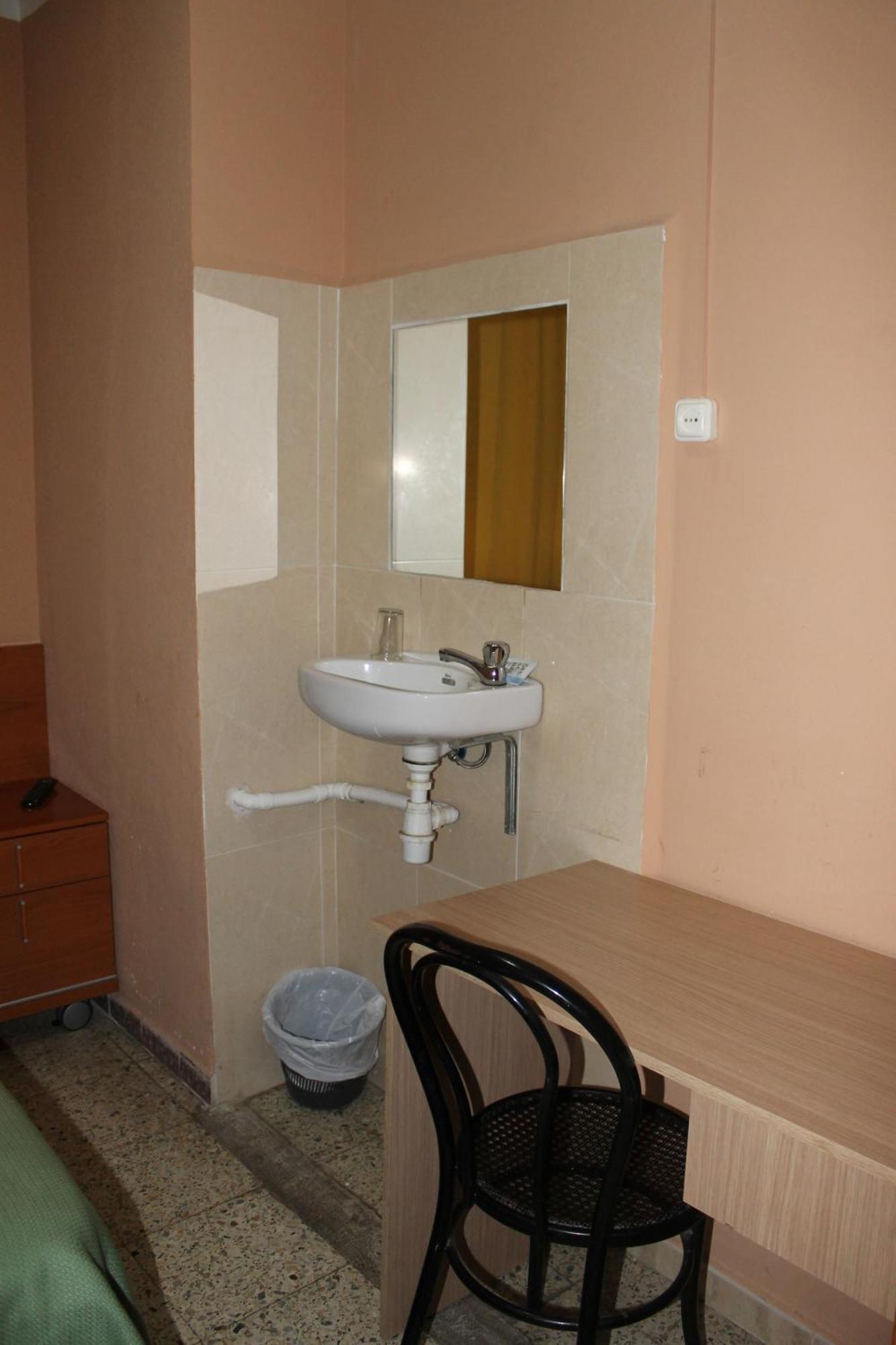 Hostal Cal Siles เอลปรัตเดยูเบรกัต ห้อง รูปภาพ