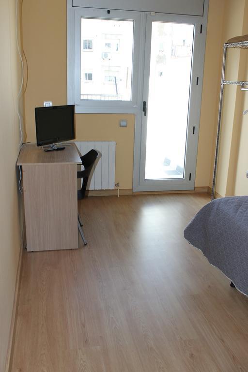 Hostal Cal Siles เอลปรัตเดยูเบรกัต ภายนอก รูปภาพ